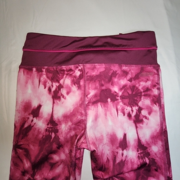 Danskin Now Cranberry Tie-dye Capri Leggings Women's Size XS - Picture 4 of 11